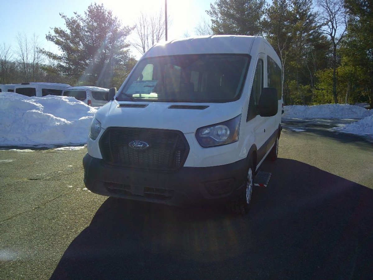 White Ford T350 image number 2