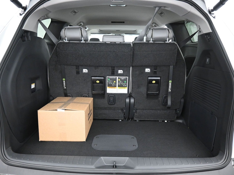 New 2025 Toyota Sienna Hybrid XLE Plus - BraunAbility Side Entry Entry Fold Out Automatic Ramp