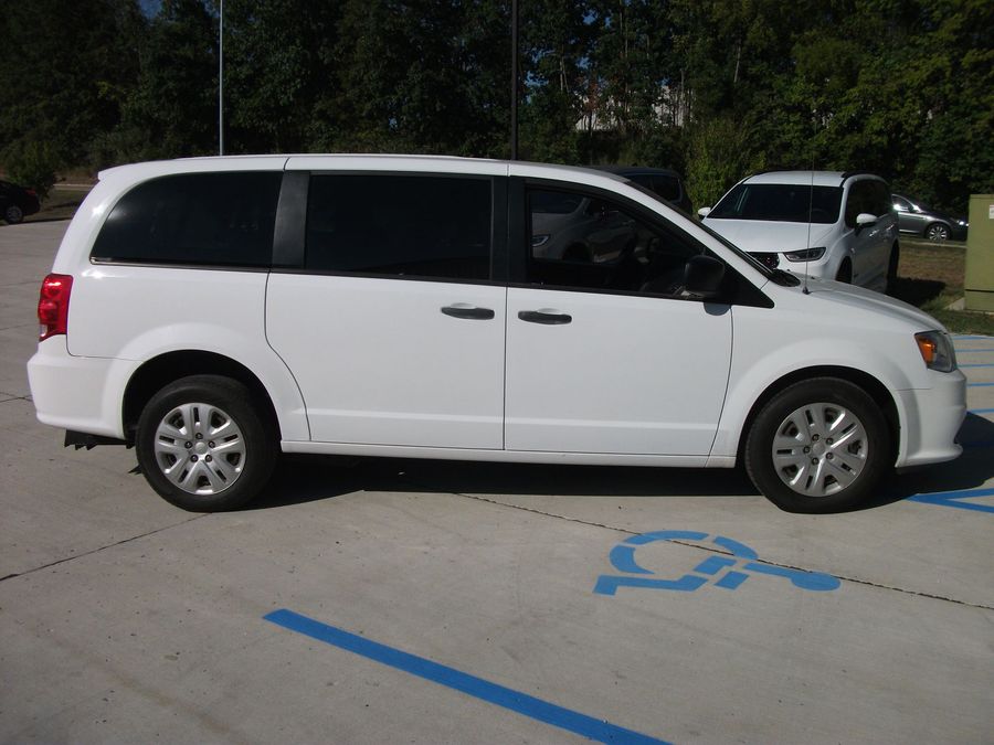 Used 2019 Dodge Grand Caravan SE - International Mobility  Entry  Ramp