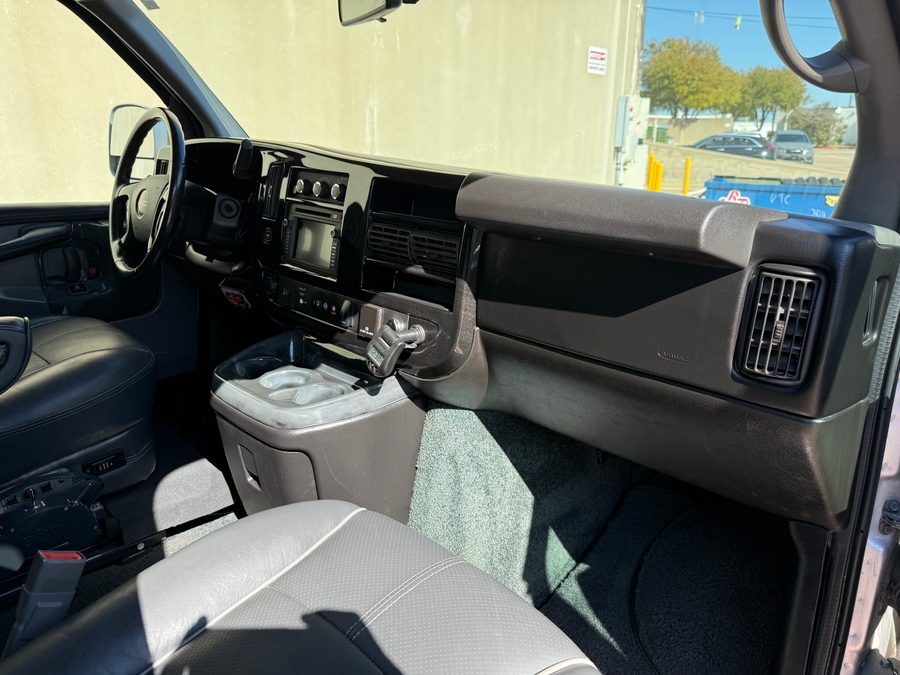 Used 2015 GMC Savana Explorer - Side Entry Entry Lift Automatic Ramp