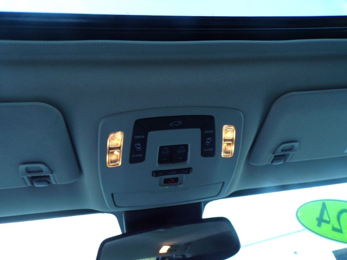 2024 TOYOTA SIENNA - Image 11