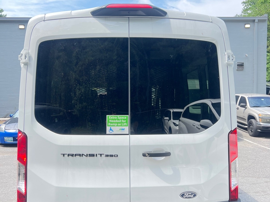 White Ford T350 image number 3