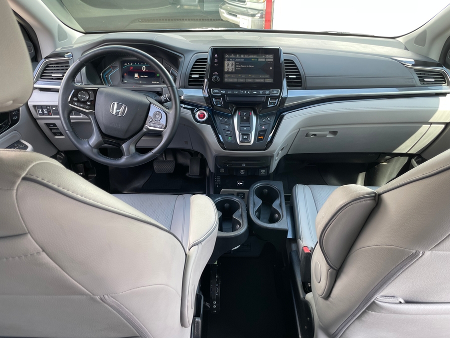 Used 2022 Honda Odyssey Elite - BraunAbility Side Entry Entry In Floor Automatic Ramp