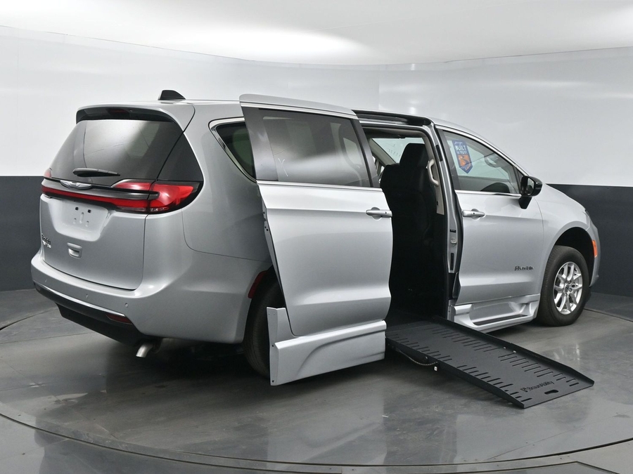 Used 2024 Chrysler Pacifica Touring L - BraunAbility Side Entry Entry Fold Out Automatic Ramp