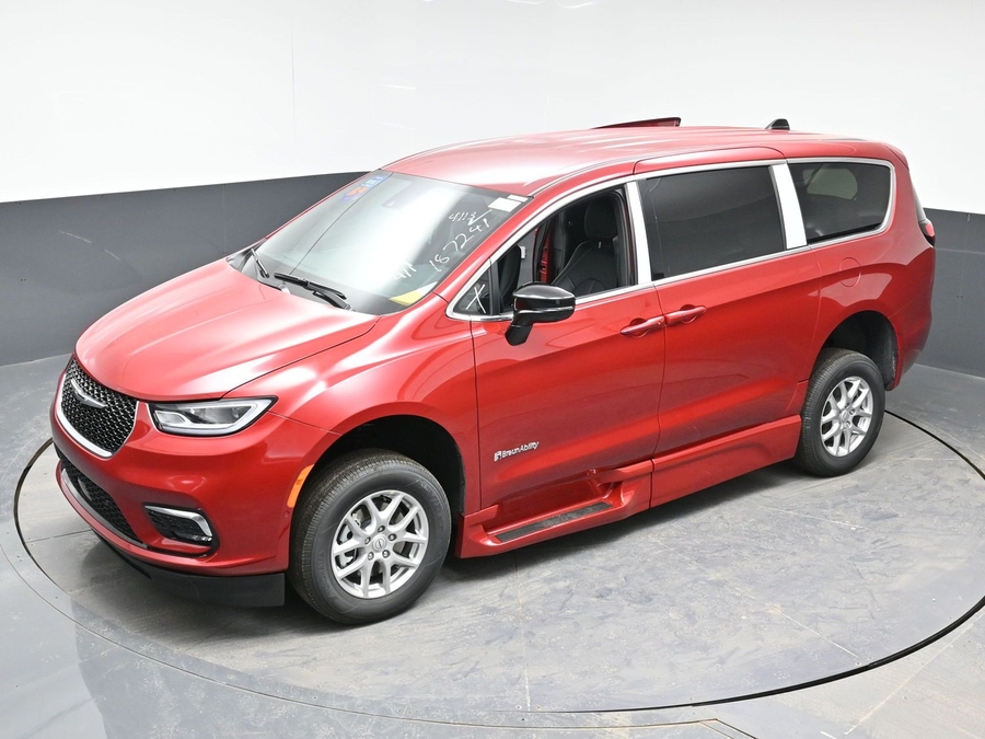 Red Chrysler Pacifica image number 21