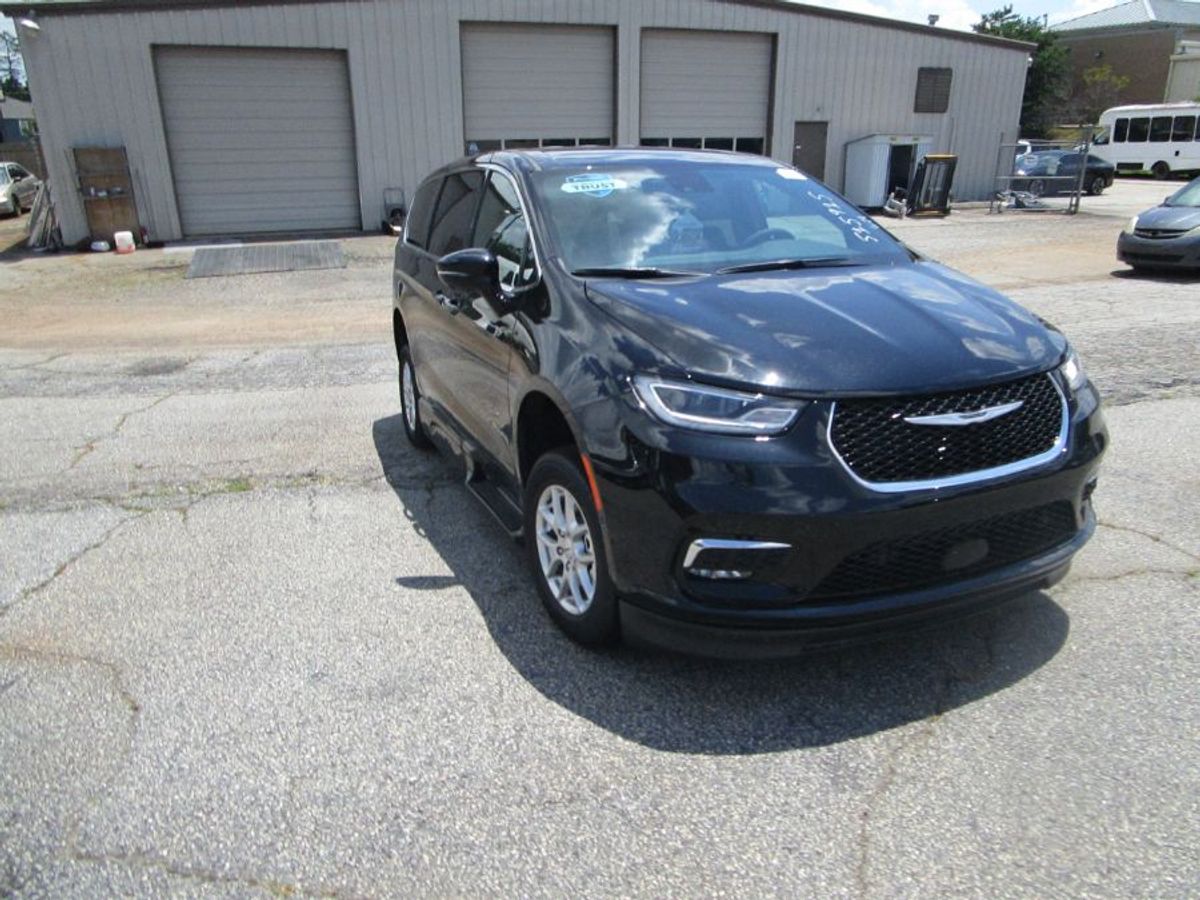 2025 CHRYSLER PACIFICA - Image 6