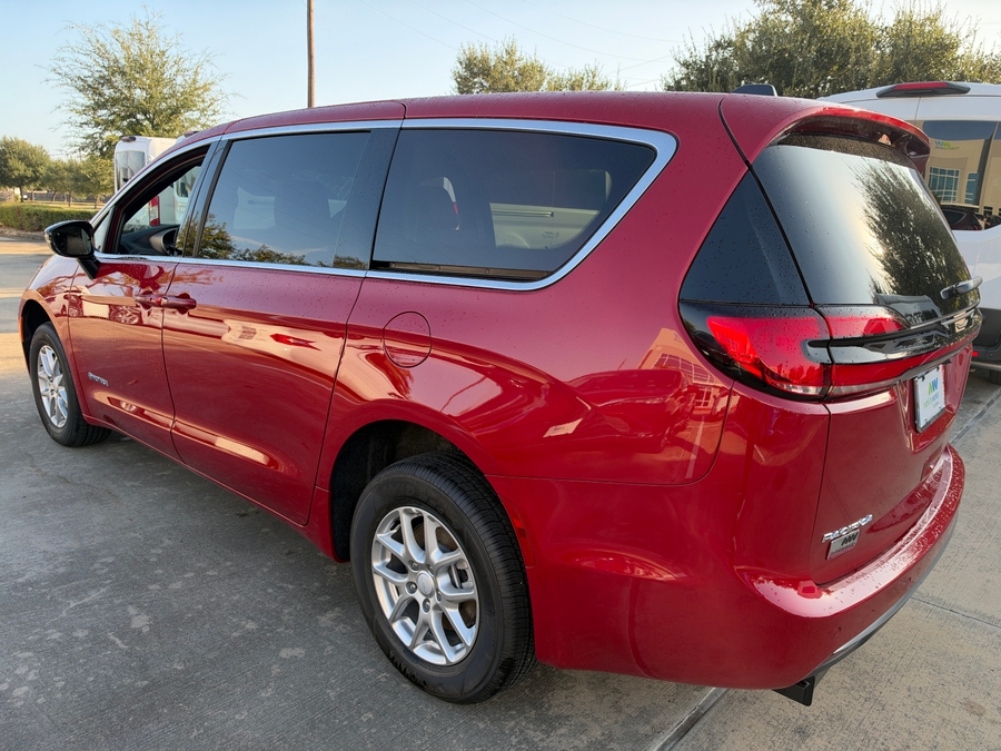 Red Chrysler Pacifica image number 4