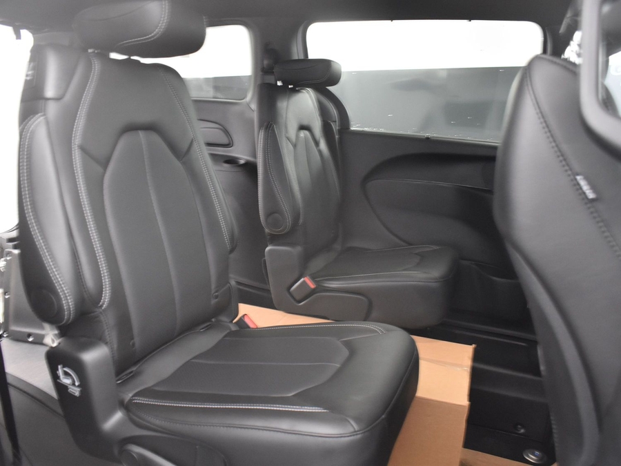 New 2026 Chrysler Pacifica Select Safety - BraunAbility Rear Entry Entry Fold Out Manual Ramp