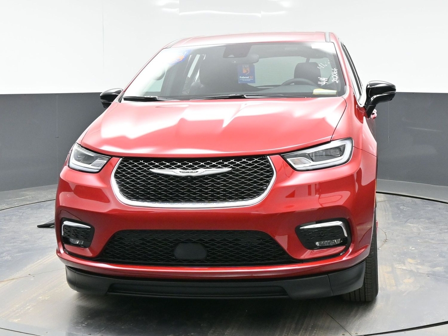 Red Chrysler Pacifica image number 12