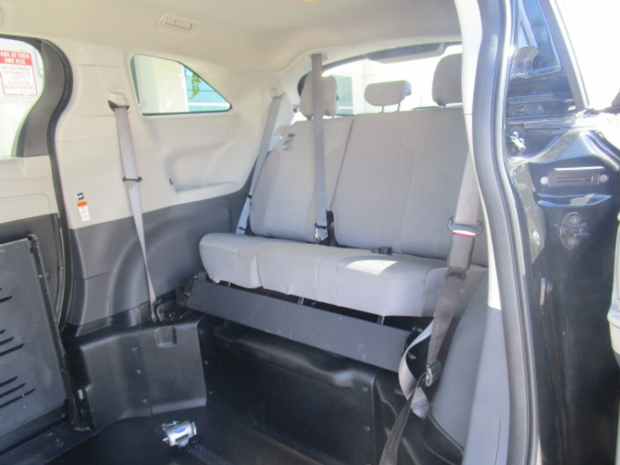 Used 2024 Toyota Sienna Hybrid LE Base - BraunAbility Side Entry Fold Out Automatic Ramp