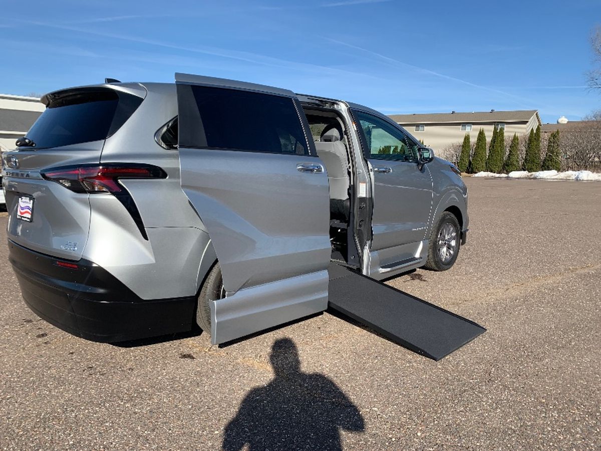 2024 TOYOTA SIENNA - Image 7