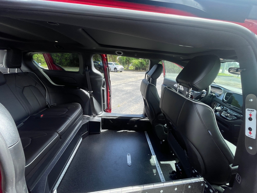 Red Chrysler Pacifica image number 13