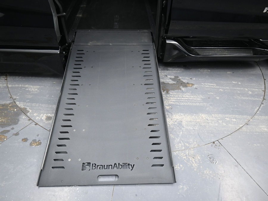 Black Toyota Sienna image number 10