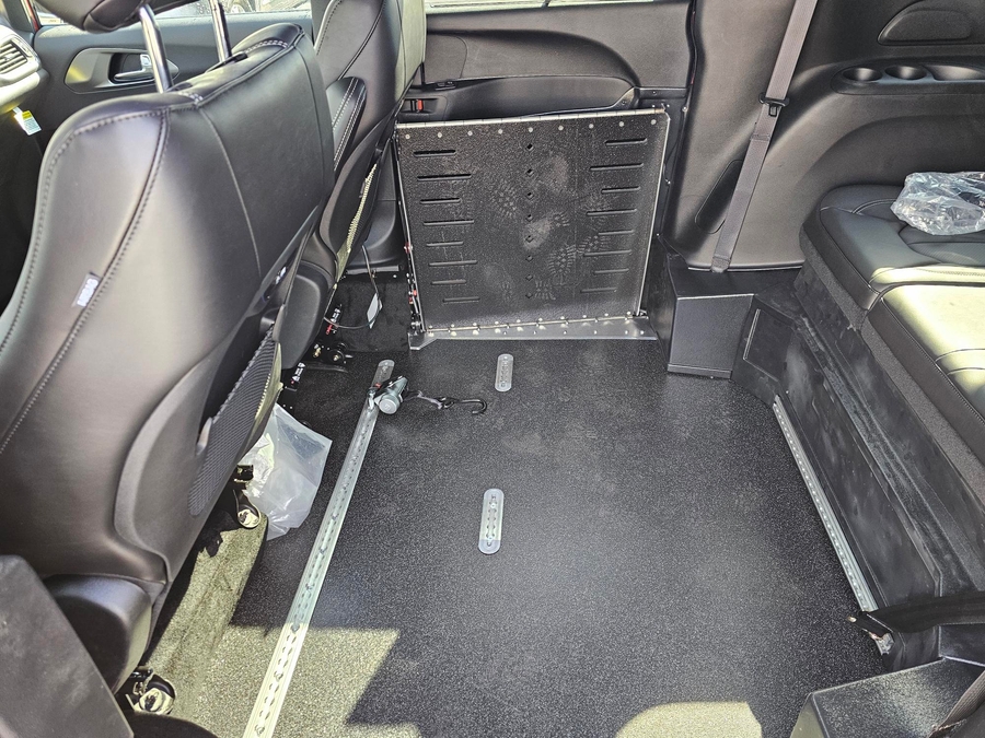 Red Chrysler Pacifica image number 7