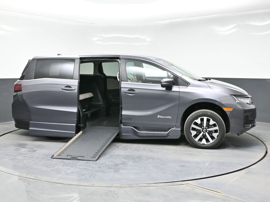 Grey Honda Odyssey image number 7