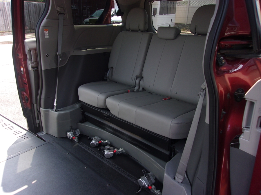 Red Toyota Sienna image number 6