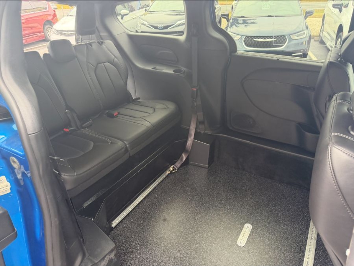 2026 CHRYSLER PACIFICA - Image 6