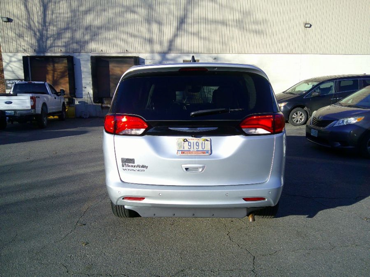 2023 CHRYSLER VOYAGER - Image 6