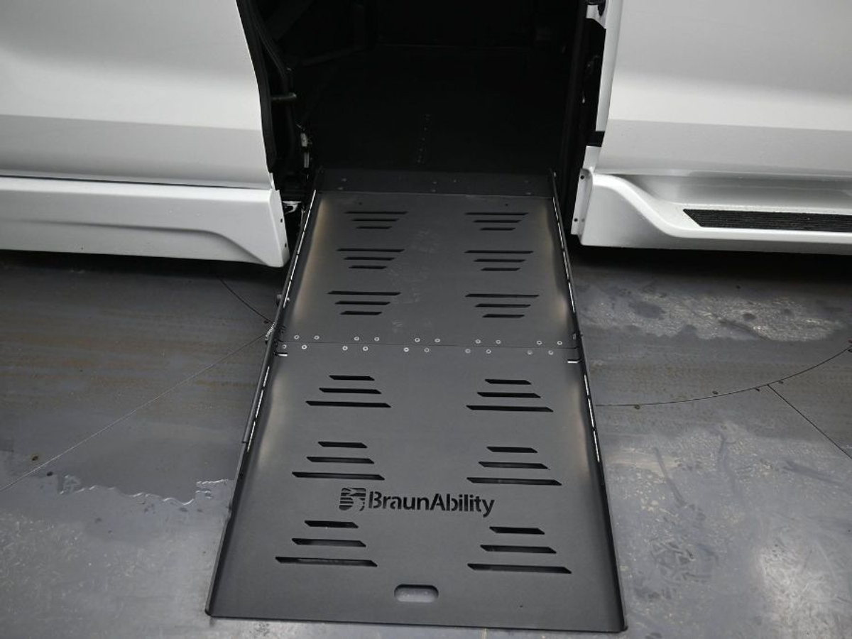 2025 TOYOTA SIENNA - Image 13