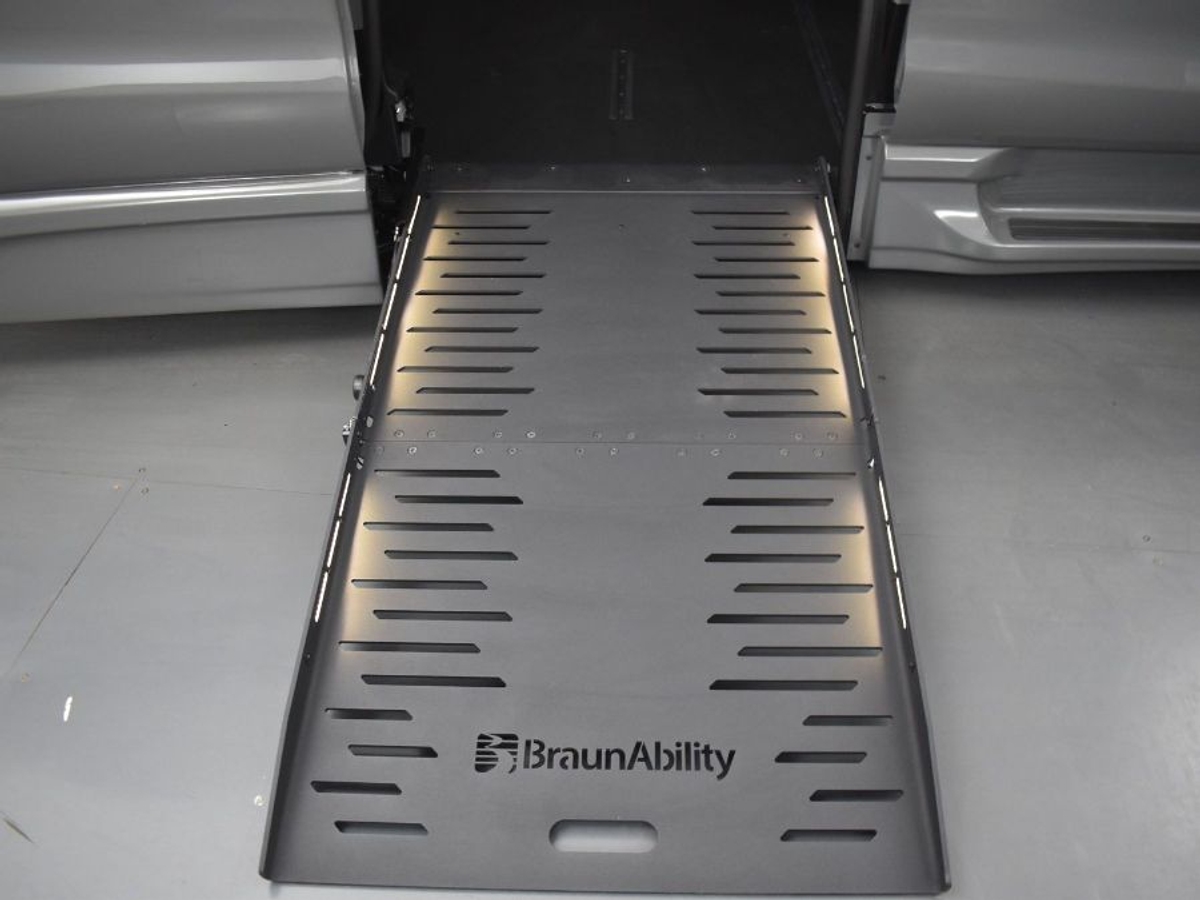 2025 CHRYSLER PACIFICA - Image 11