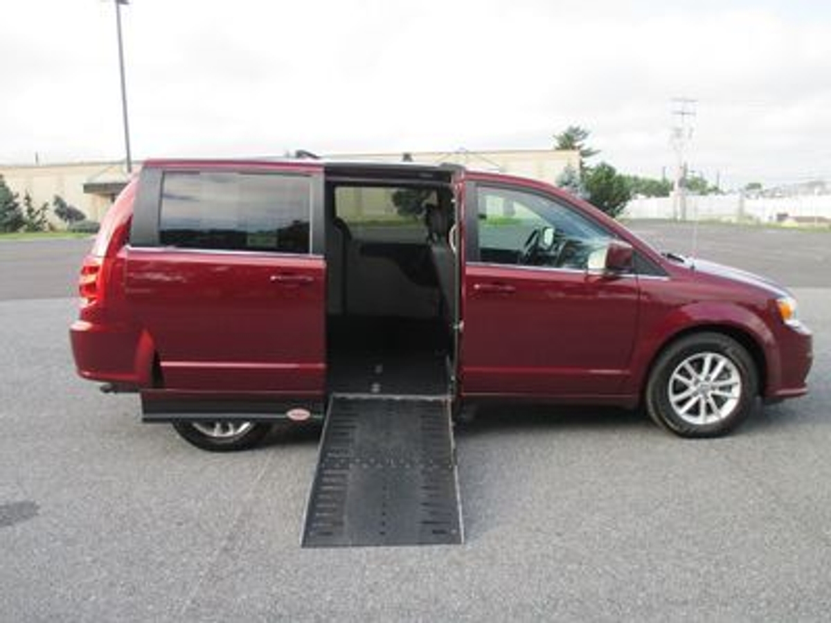 2019 Dodge Grand Caravan SXT's photo