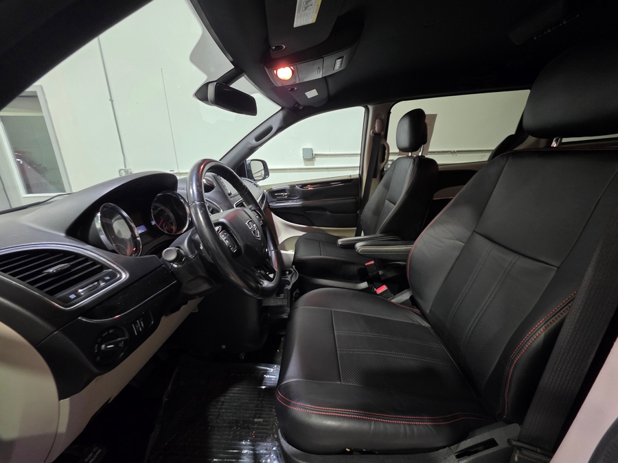 Red Dodge Grand Caravan image number 8