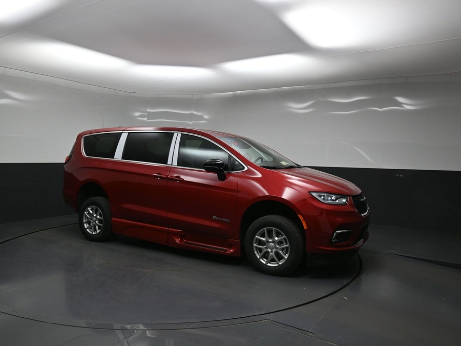Red Chrysler Pacifica image number 14