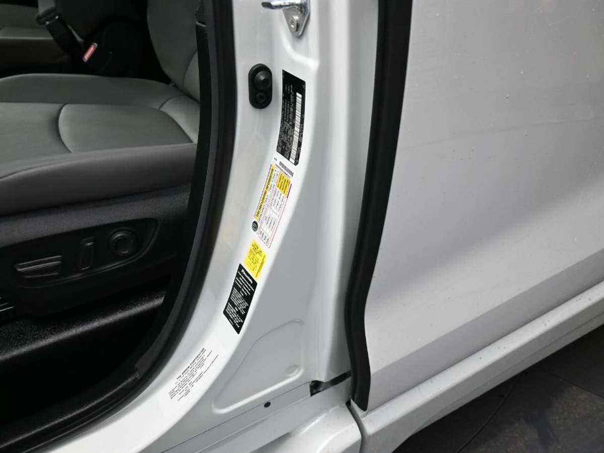 2025 TOYOTA SIENNA - Image 17