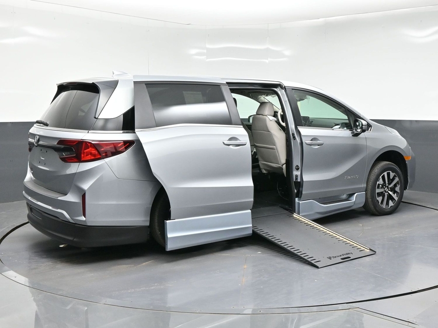New 2026 Honda Odyssey EX-L - BraunAbility Side Entry In Floor Automatic Ramp
