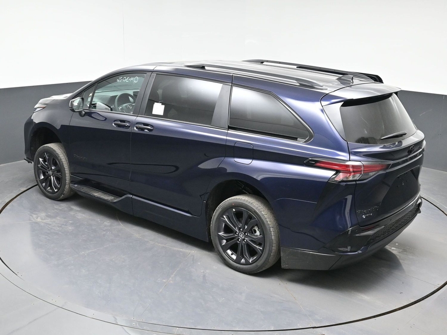 New 2026 Toyota Sienna Hybrid XSE Sport - BraunAbility Side Entry Entry Fold Out Automatic Ramp