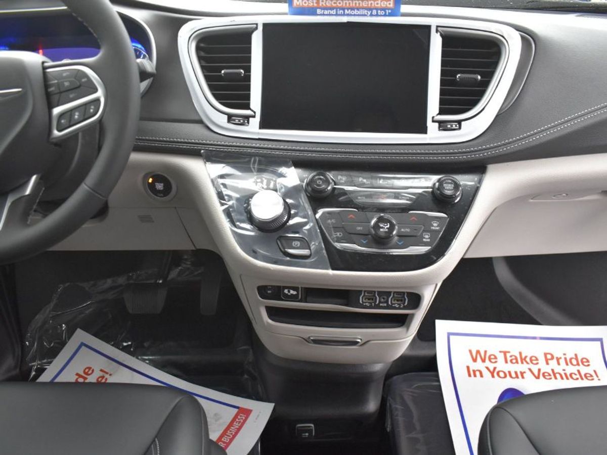 2024 CHRYSLER PACIFICA - Image 5