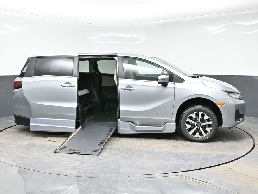New 2026 Honda Odyssey EX-L - BraunAbility Side Entry Entry In Floor Automatic Ramp