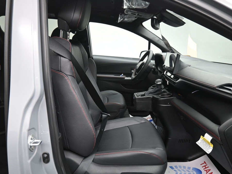 New 2026 Toyota Sienna Hybrid XSE Sport - BraunAbility Side Entry Fold Out Automatic Ramp