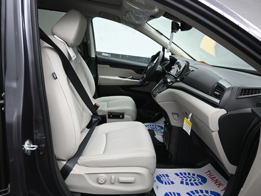 Grey Honda Odyssey image number 8