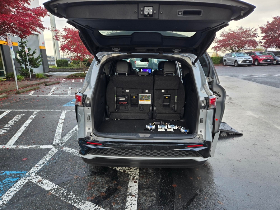 Used 2025 Toyota Sienna Hybrid XSE Sport - BraunAbility Side Entry Entry Fold Out Automatic Ramp