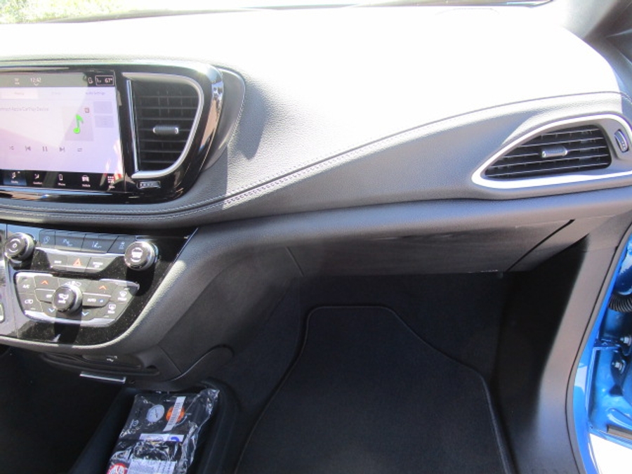 New 2026 Chrysler Pacifica Select Safety - BraunAbility Rear Entry Entry Fold Out Manual Ramp