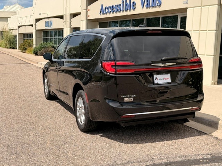 Used 2024 Chrysler Pacifica Touring - Driverge Side Entry Fold Out Automatic Ramp