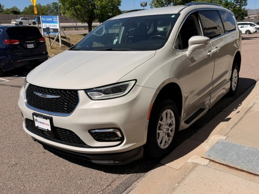 Used 2021 Chrysler Pacifica Touring L - BraunAbility Side Entry Entry In Floor Automatic Ramp