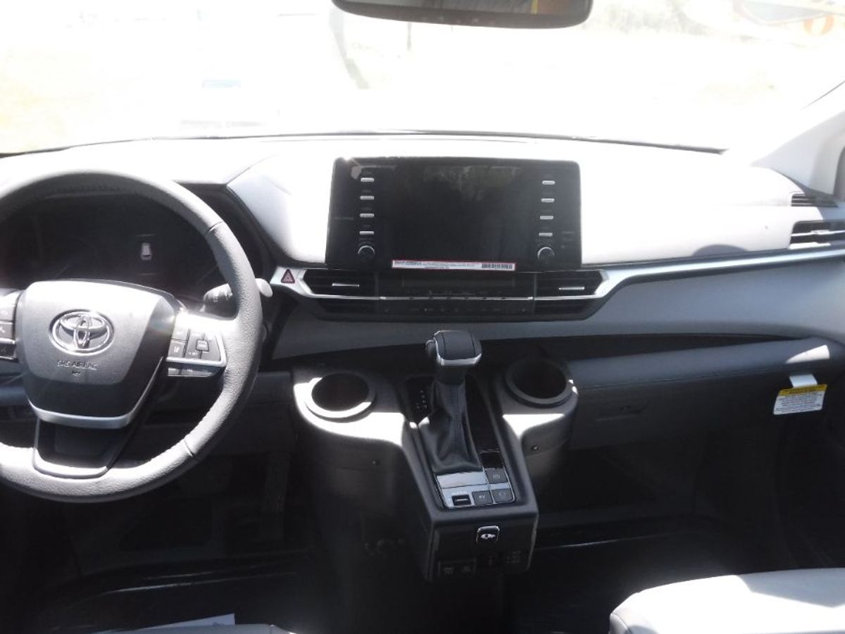 Black Toyota Sienna image number 8