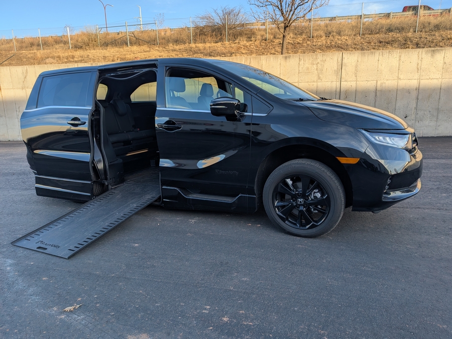 Used 2024 Honda Odyssey Sport - BraunAbility Side Entry Entry In Floor Automatic Ramp