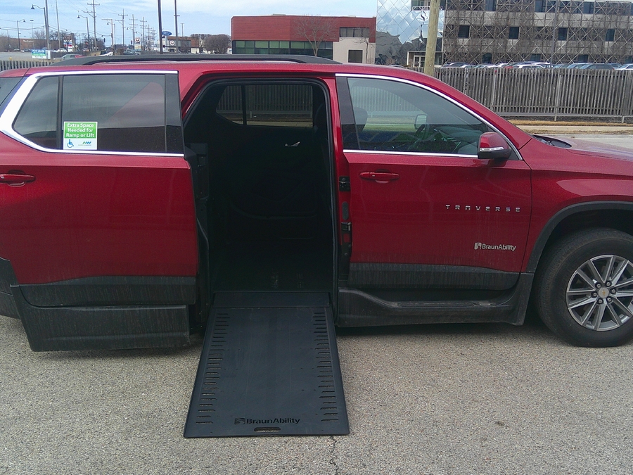 2023 CHEVROLET TRAVERSE - Image 11