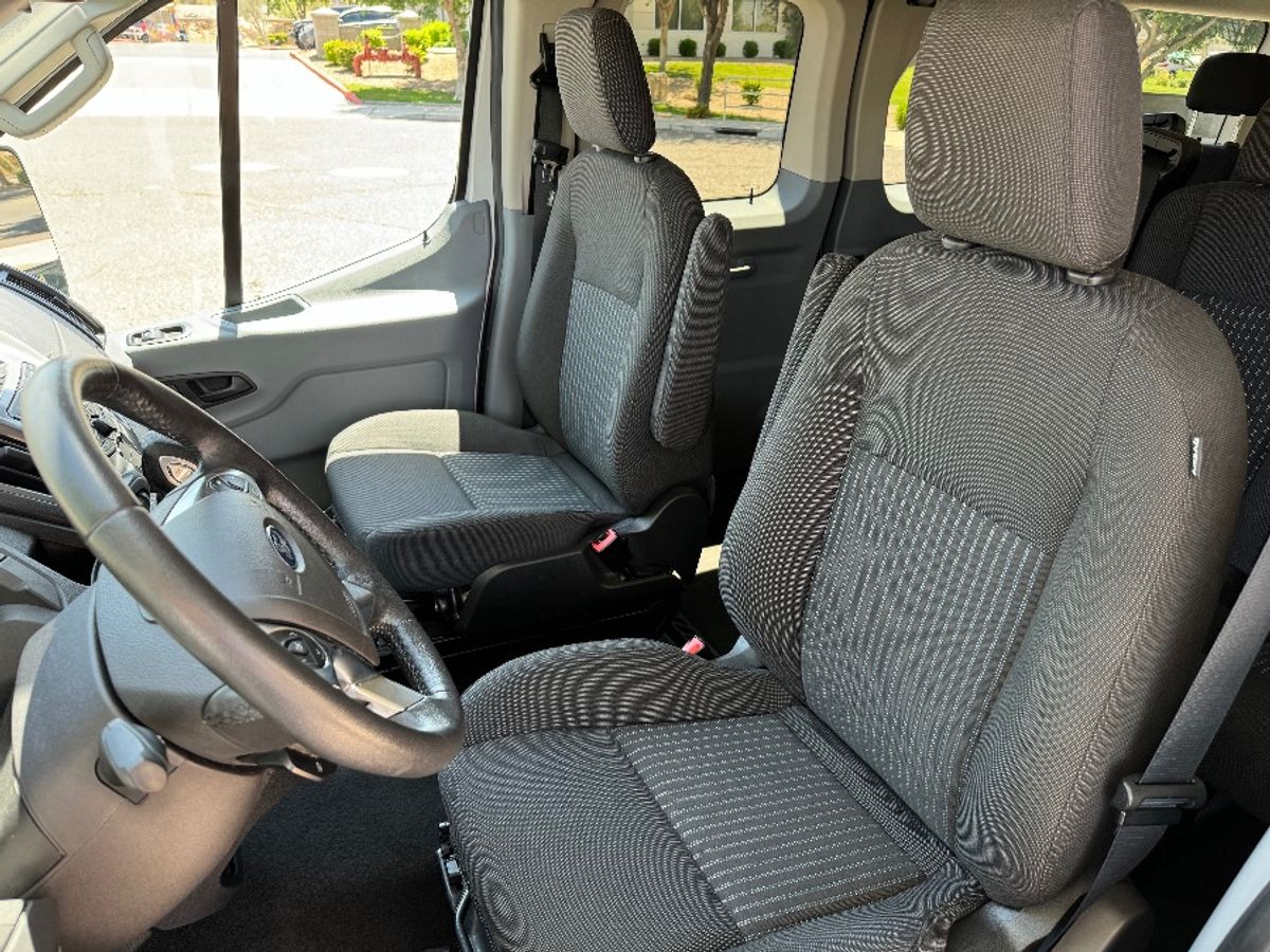 White Ford T350 image number 7