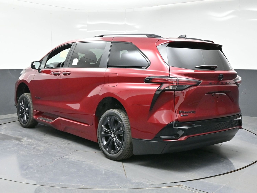 New 2026 Toyota Sienna Hybrid XSE Sport - BraunAbility Side Entry Entry Fold Out Automatic Ramp