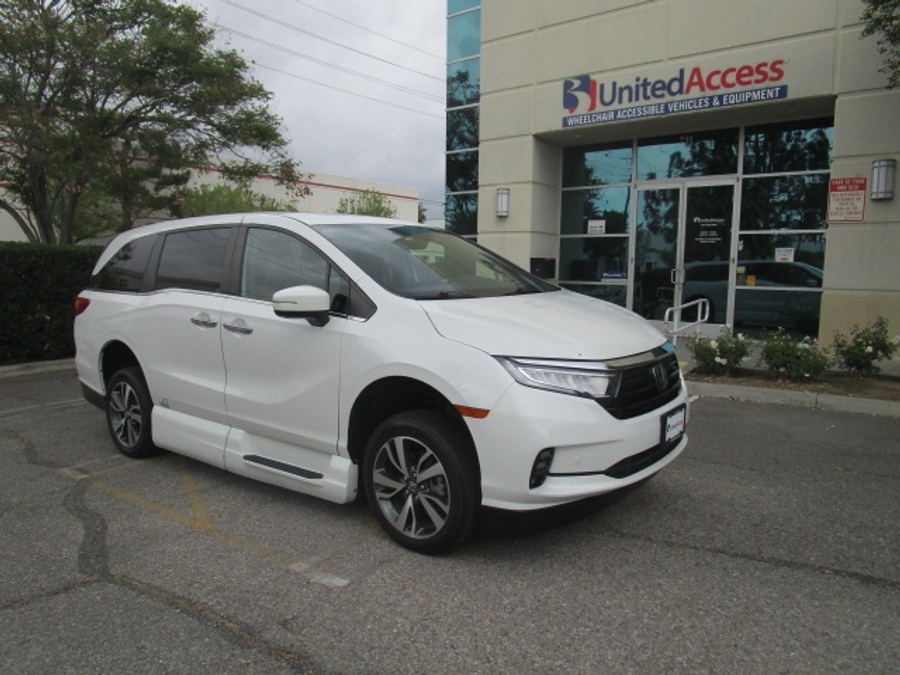 Used 2022 Honda Odyssey Touring - VMI Side Entry Entry In Floor Automatic Ramp