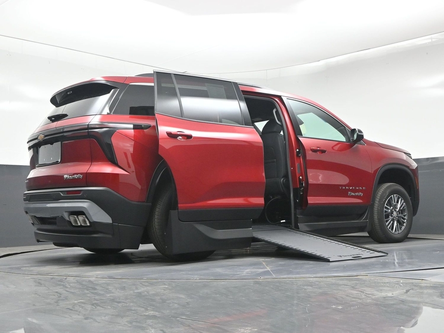 New 2026 Chevrolet Traverse 1LT - BraunAbility Side Entry In Floor Automatic Ramp