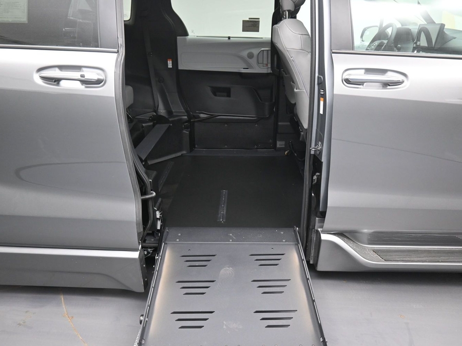 New 2026 Toyota Sienna Hybrid XLE Add - BraunAbility Side Entry Fold Out Automatic Ramp