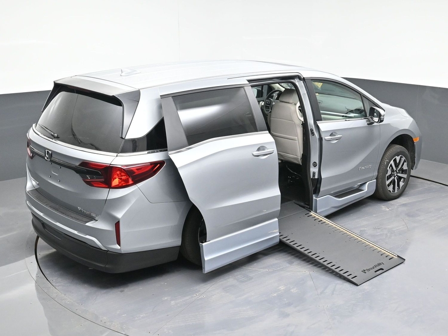New 2026 Honda Odyssey EX-L - BraunAbility Side Entry Entry In Floor Automatic Ramp