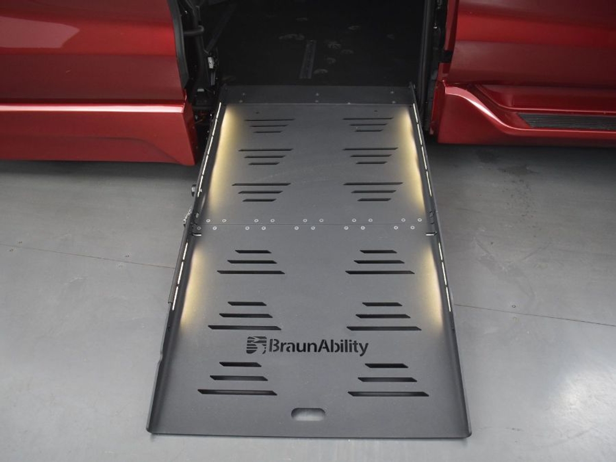 2025 TOYOTA SIENNA - Image 11