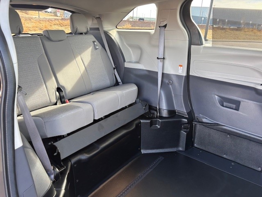 Used 2024 Toyota Sienna Hybrid LE - BraunAbility Side Entry Entry Fold Out Automatic Ramp