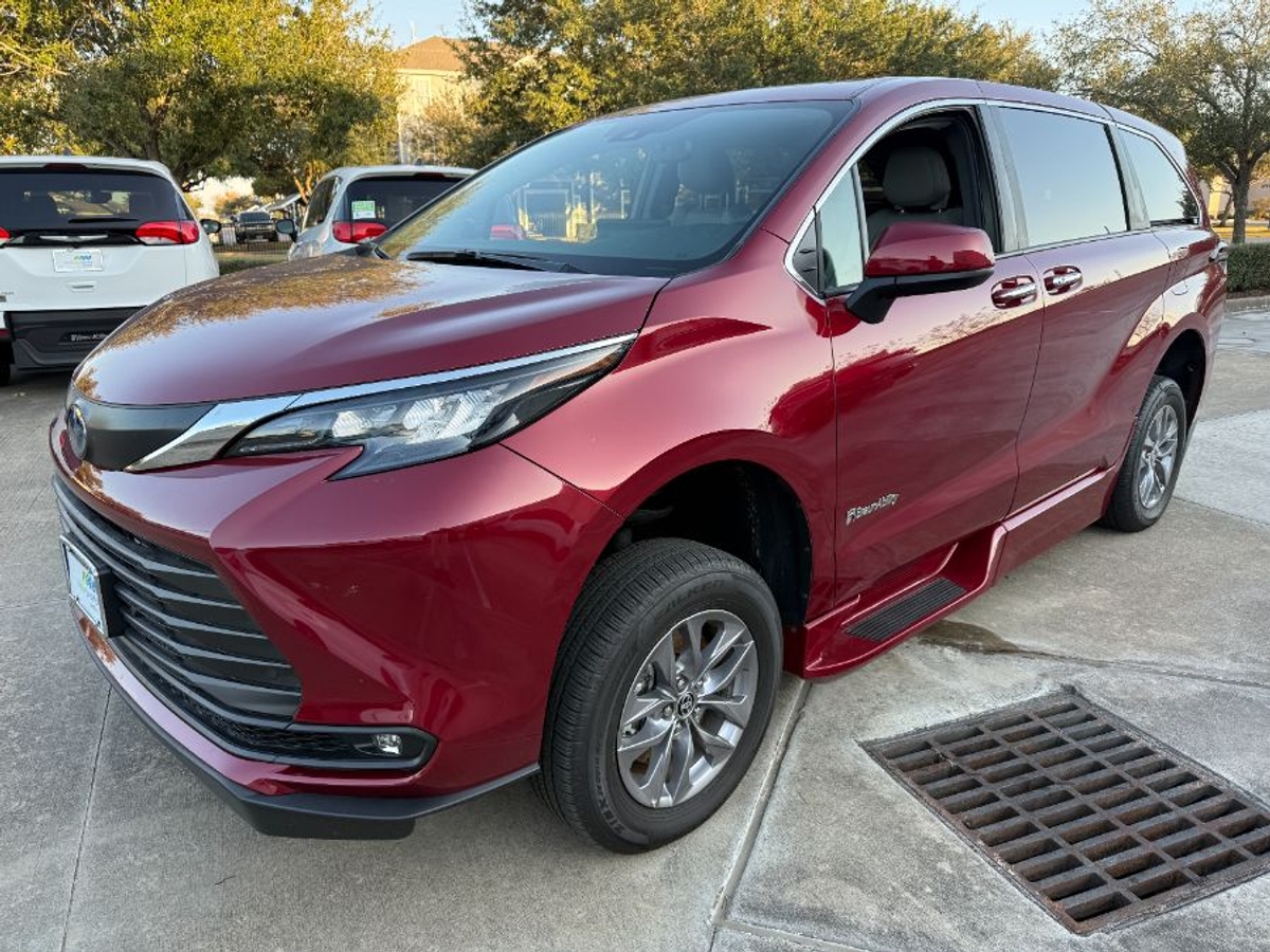 2025 TOYOTA SIENNA - Image 7